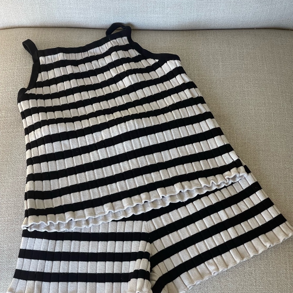 H&M Black and White Ribbed Knit set (top and shorts)